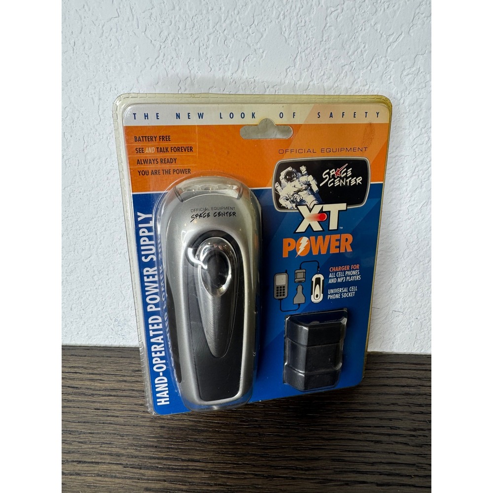 Space Center XT Power Hand Crank Emergency Flashlight & Phone Charger New